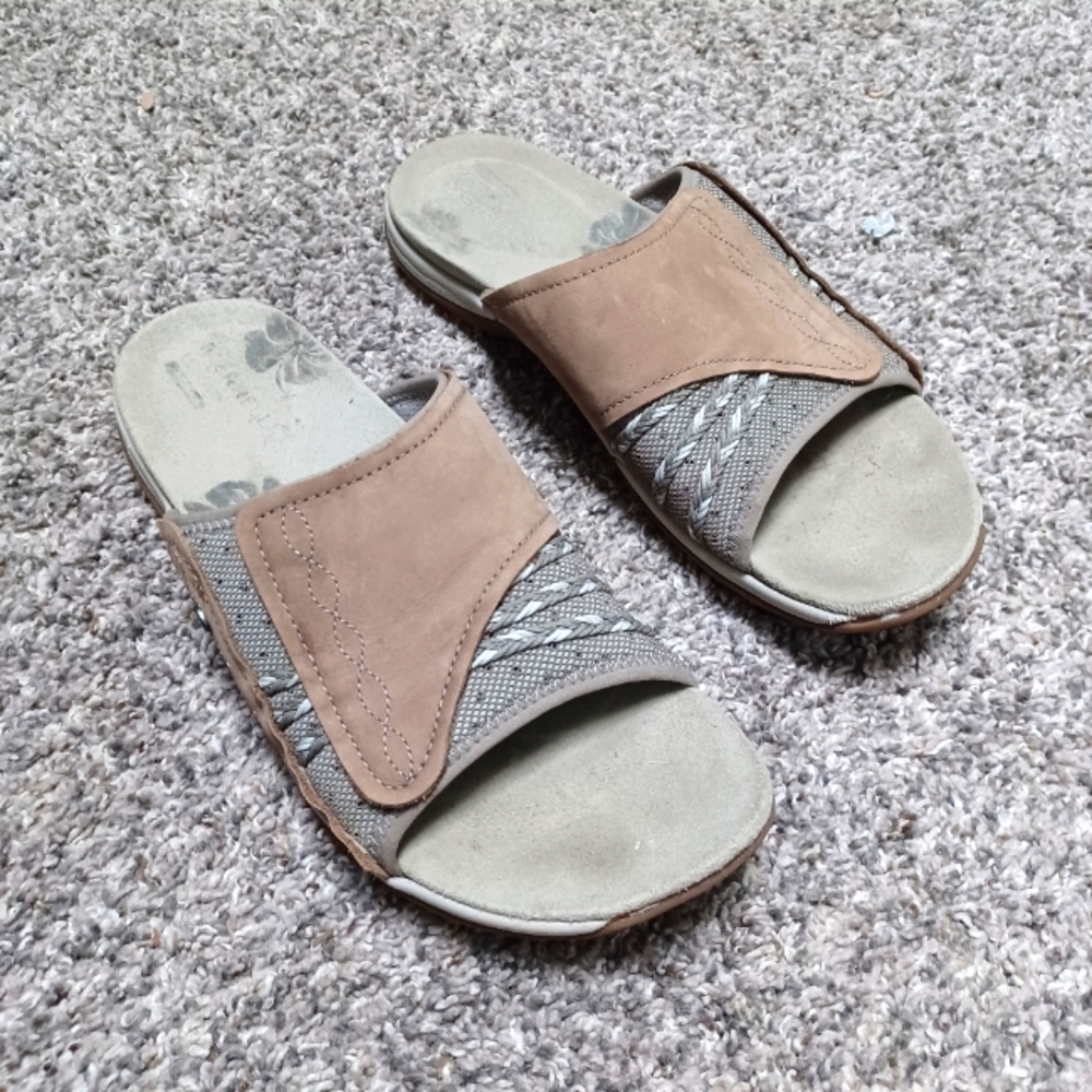 Merrell slide sandals